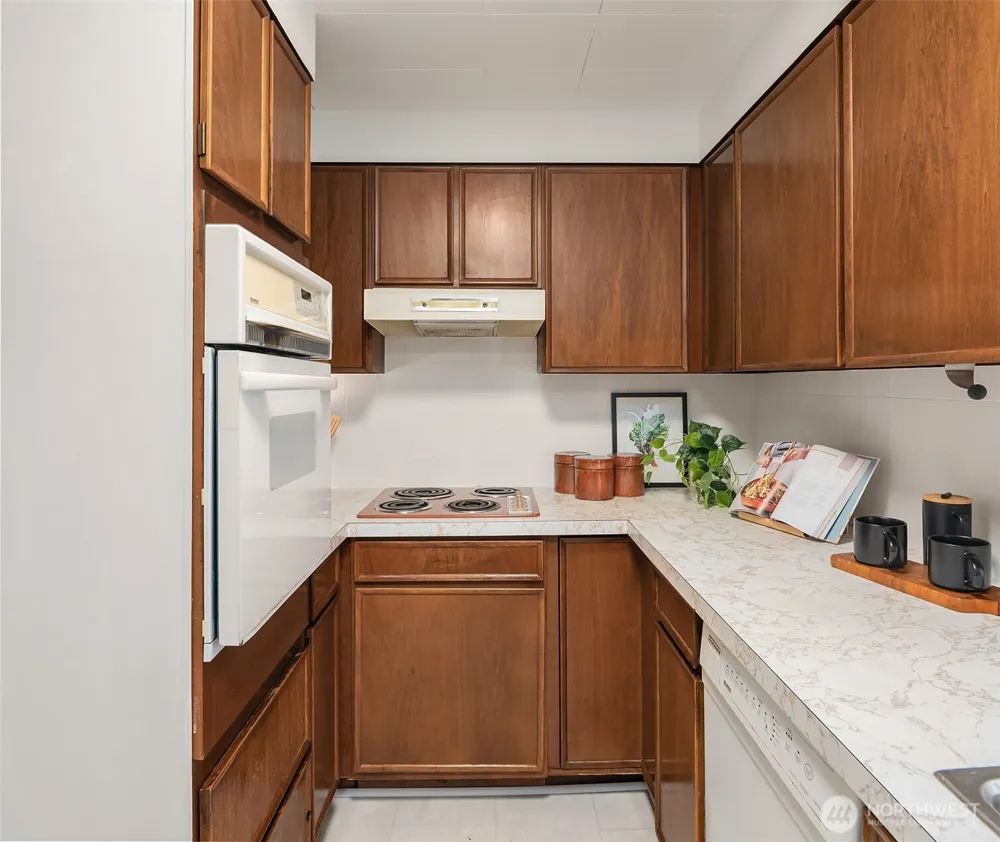 15557 10th Avenue NE Shoreline, WA 98155