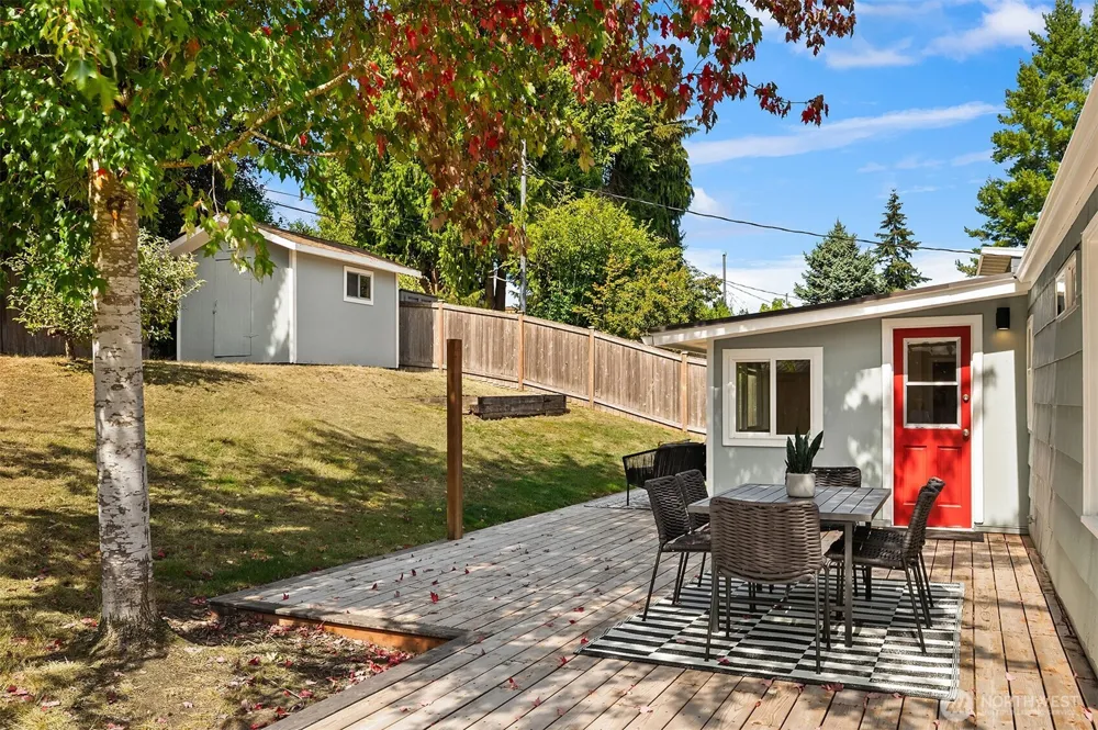 15557 10th Avenue NE Shoreline, WA 98155