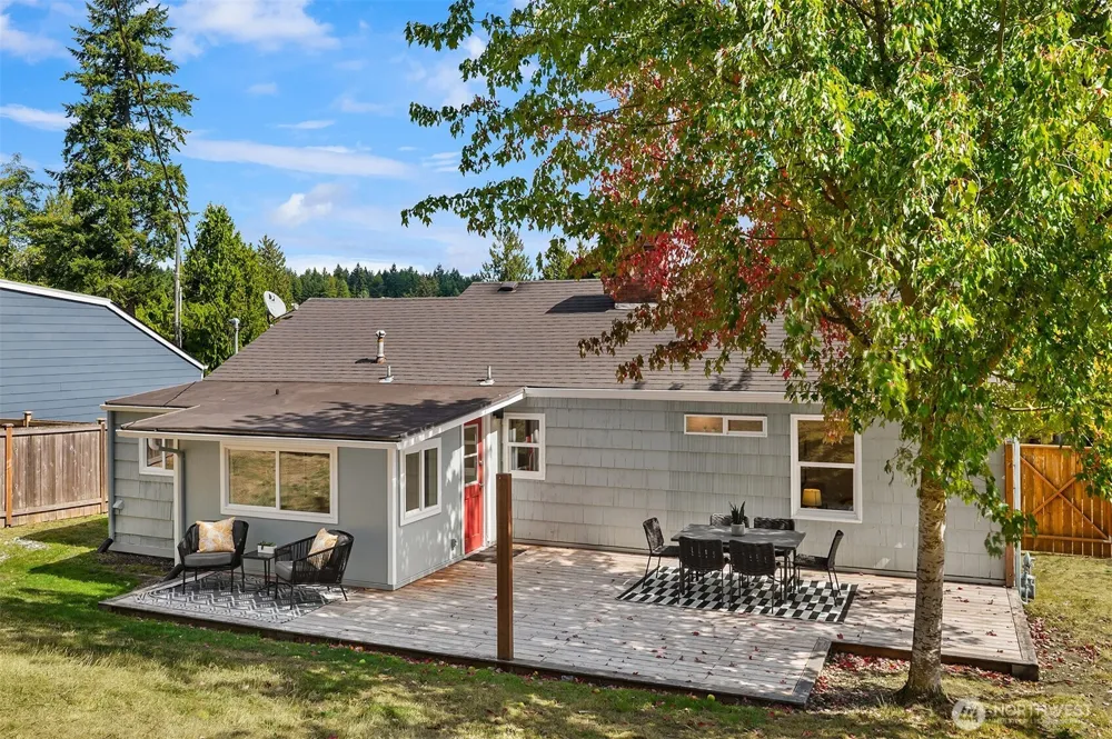 15557 10th Avenue NE Shoreline, WA 98155