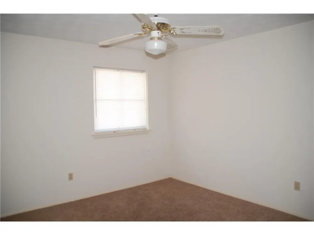409 Wilshire Drive Euless, TX 76040