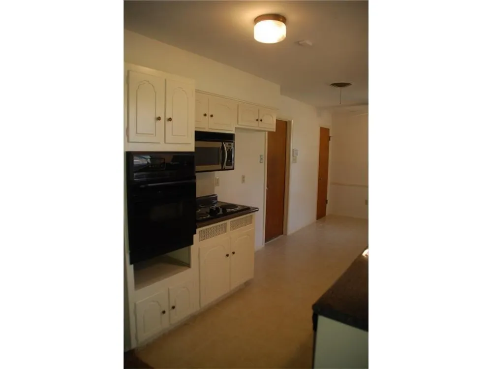 409 Wilshire Drive Euless, TX 76040