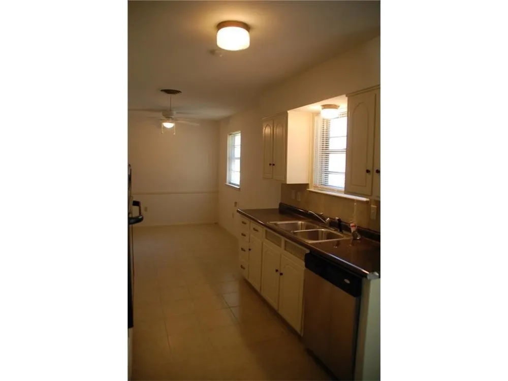 409 Wilshire Drive Euless, TX 76040