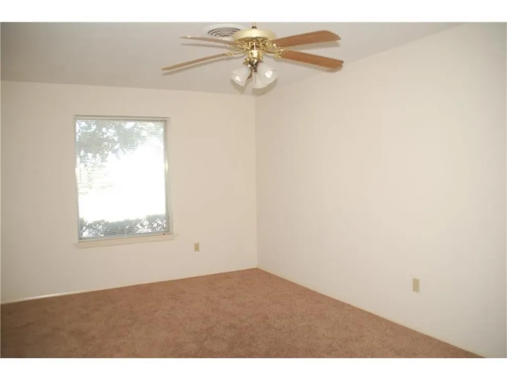 409 Wilshire Drive Euless, TX 76040