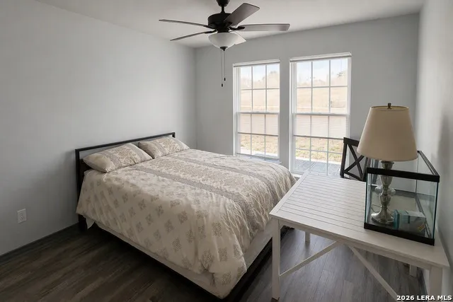 100 Lakeview Three Rivers, TX 78071
