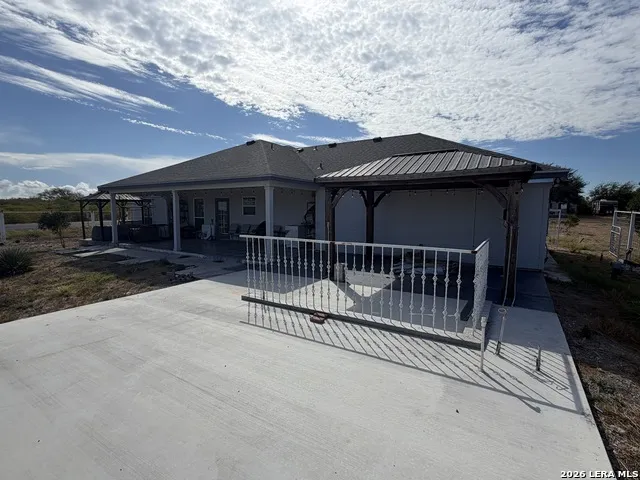 100 Lakeview Three Rivers, TX 78071