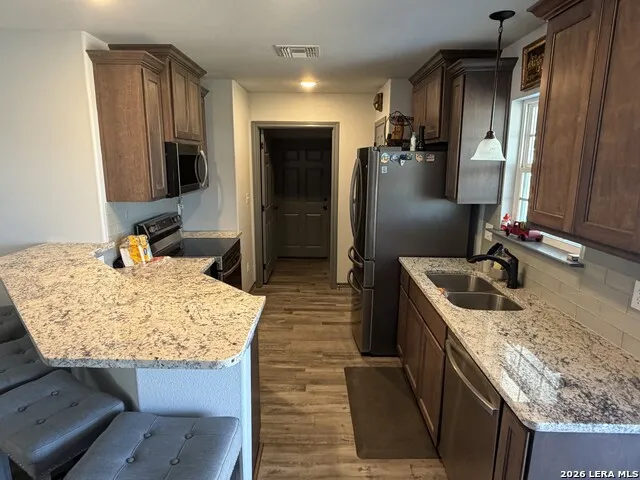 100 Lakeview Three Rivers, TX 78071