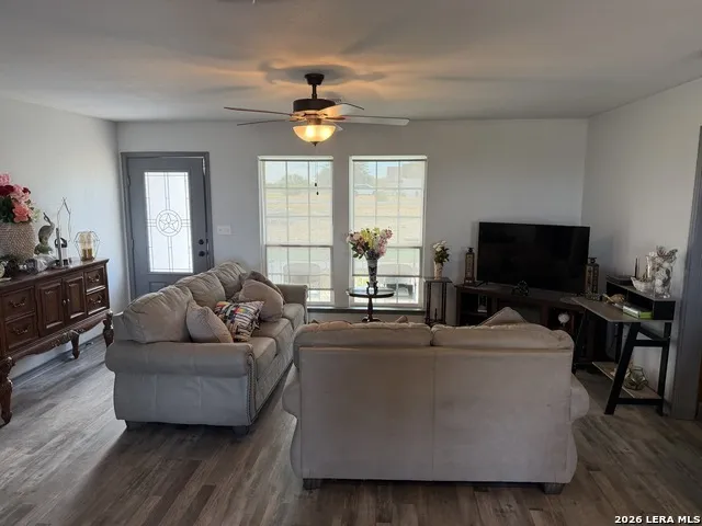 100 Lakeview Three Rivers, TX 78071