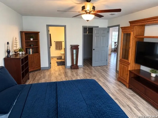 100 Lakeview Three Rivers, TX 78071