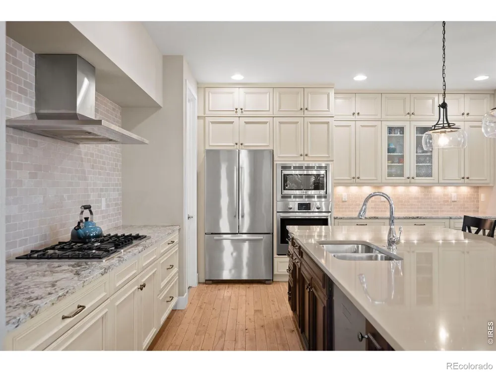 7945 E Prairie Meadow Drive Denver, CO 80238