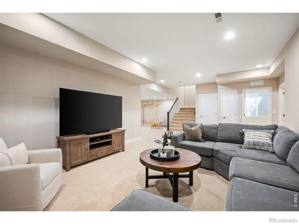 7945 E Prairie Meadow Drive Denver, CO 80238