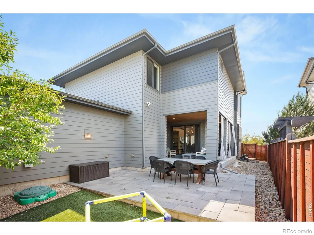 7945 E Prairie Meadow Drive Denver, CO 80238