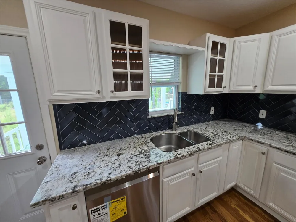 1342 County Road 5003 Cleveland, TX 77327