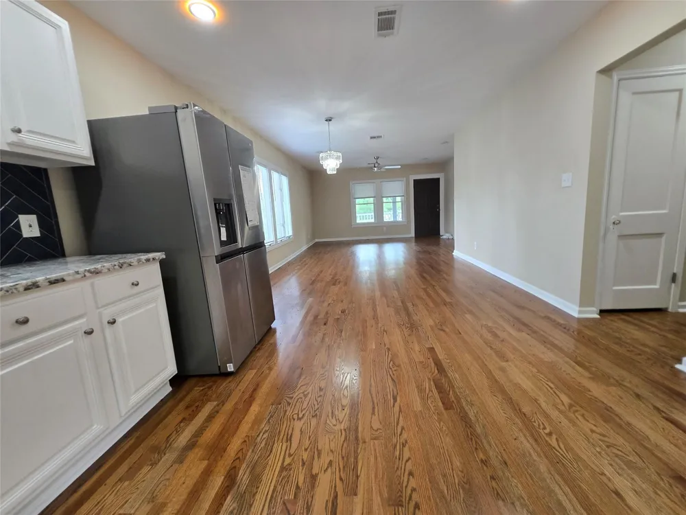 1342 County Road 5003 Cleveland, TX 77327