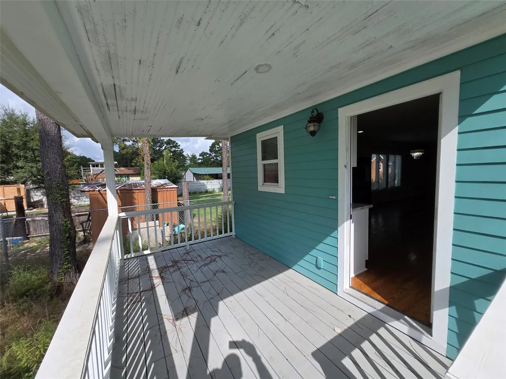 1342 County Road 5003 Cleveland, TX 77327