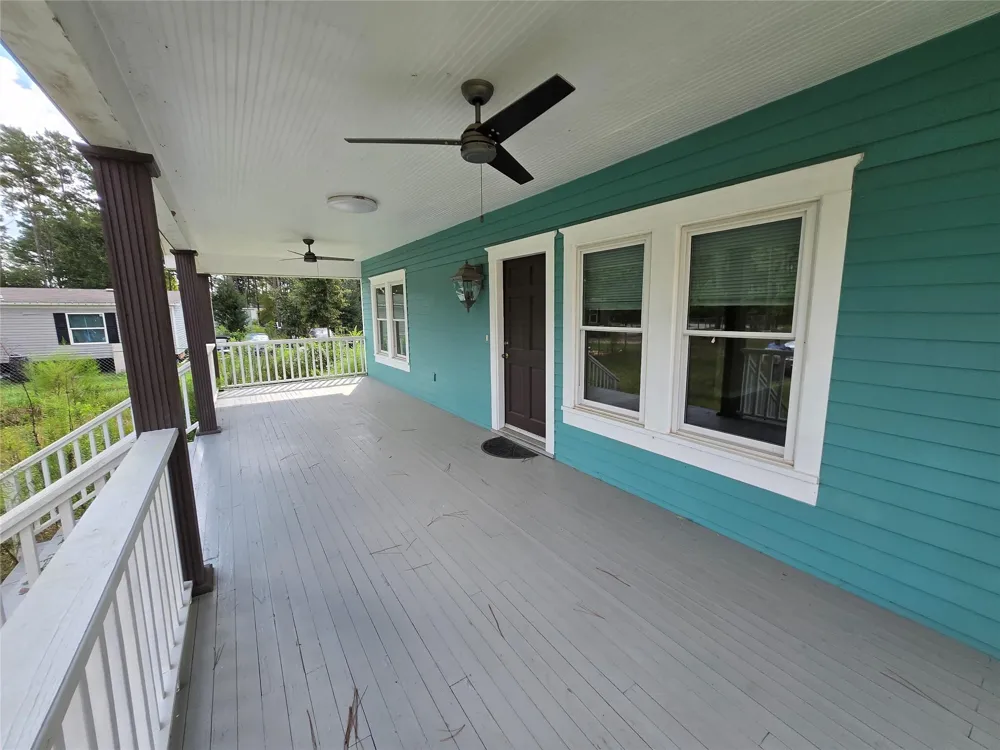 1342 County Road 5003 Cleveland, TX 77327