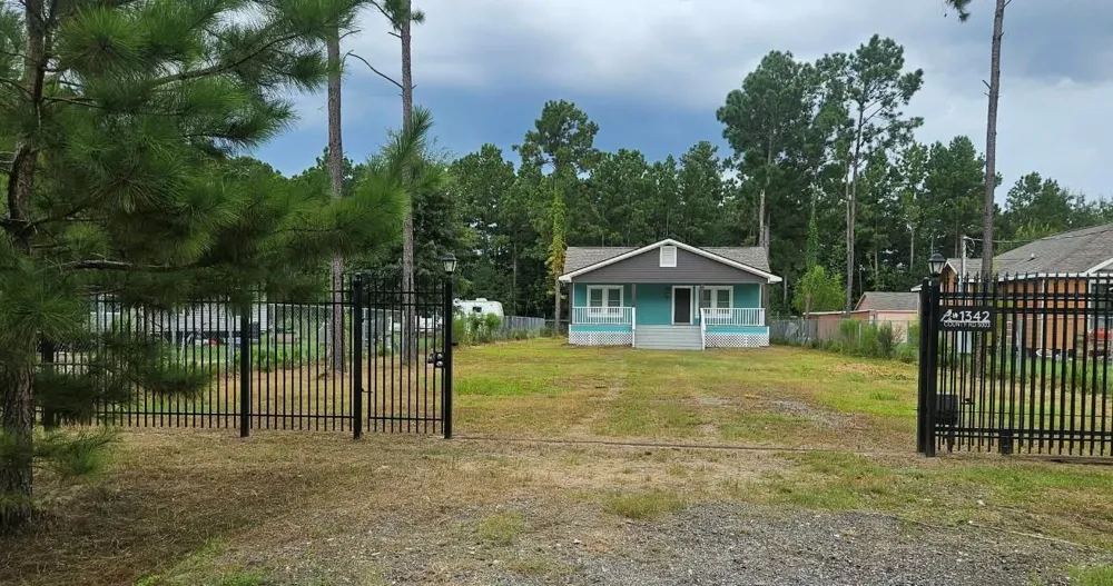 1342 County Road 5003 Cleveland, TX 77327