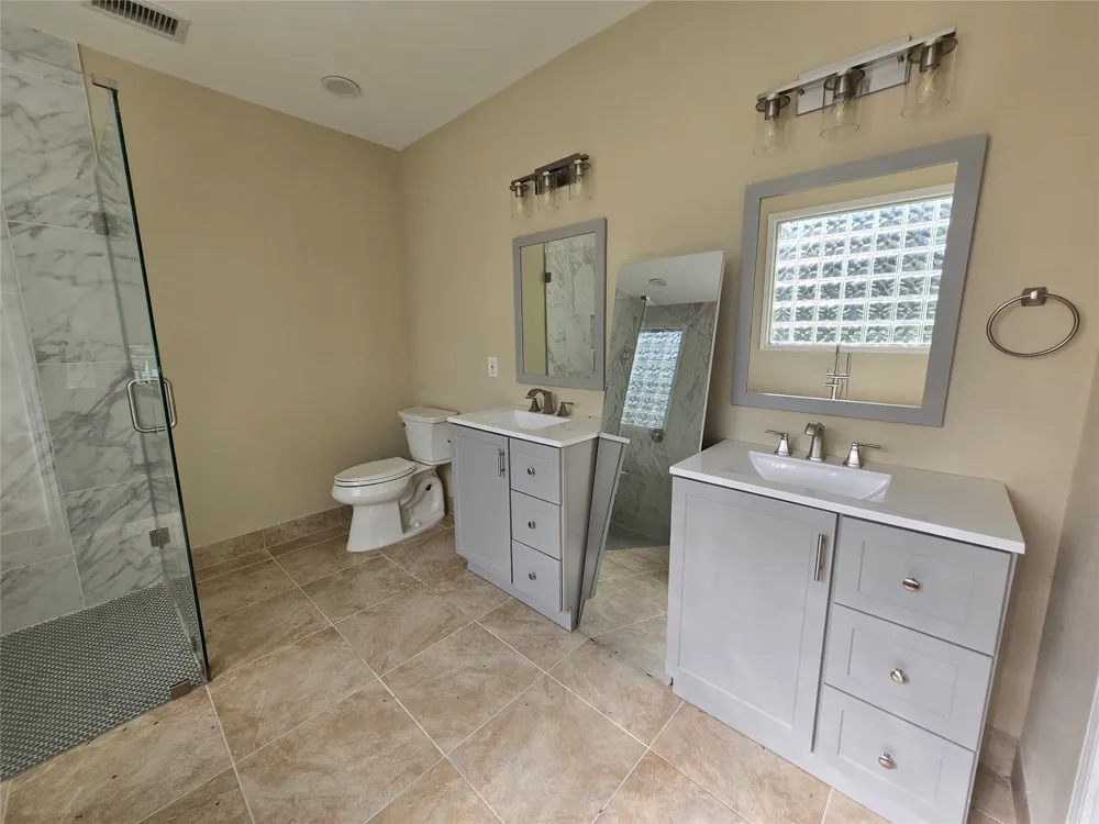 1342 County Road 5003 Cleveland, TX 77327