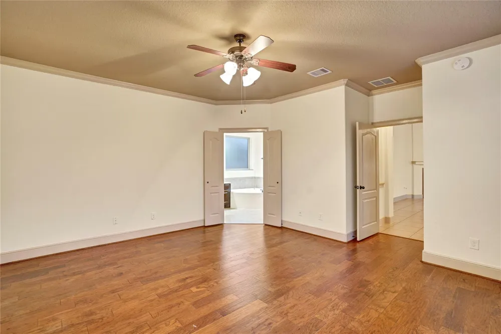 10 Tallgrass Way Spring, TX 77389
