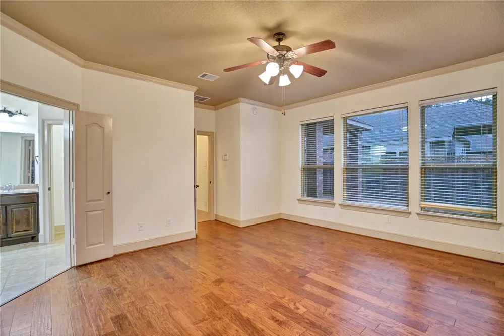 10 Tallgrass Way Spring, TX 77389