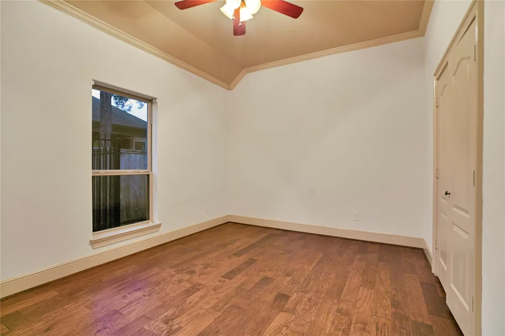10 Tallgrass Way Spring, TX 77389