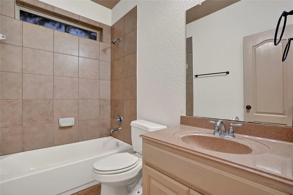 10 Tallgrass Way Spring, TX 77389