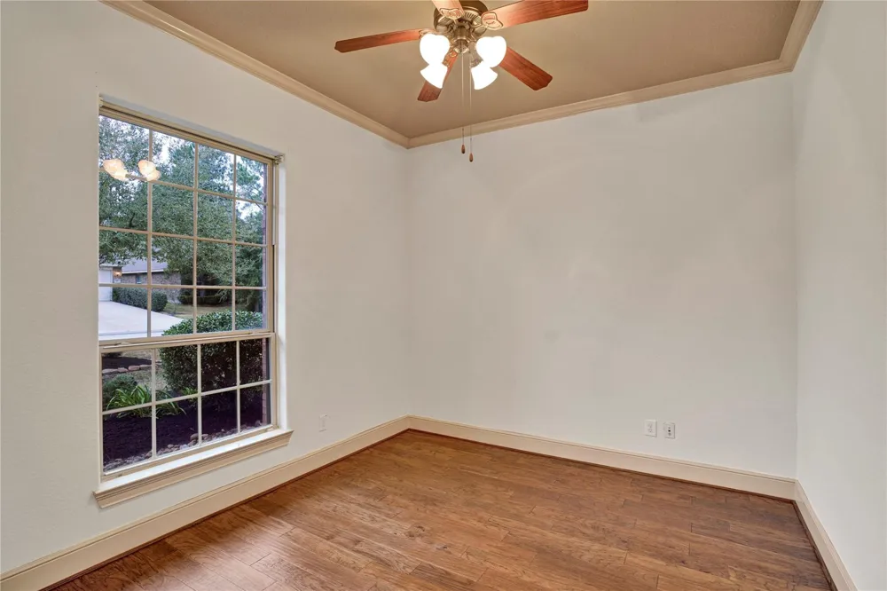 10 Tallgrass Way Spring, TX 77389
