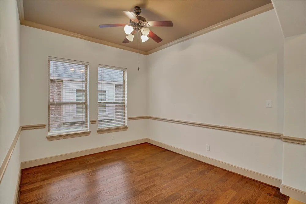 10 Tallgrass Way Spring, TX 77389