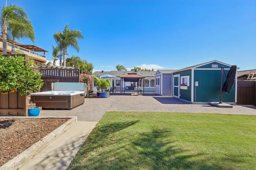 3762 Baker St San Diego, CA 92117