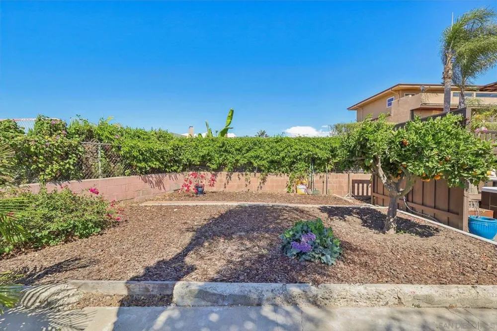 3762 Baker St San Diego, CA 92117