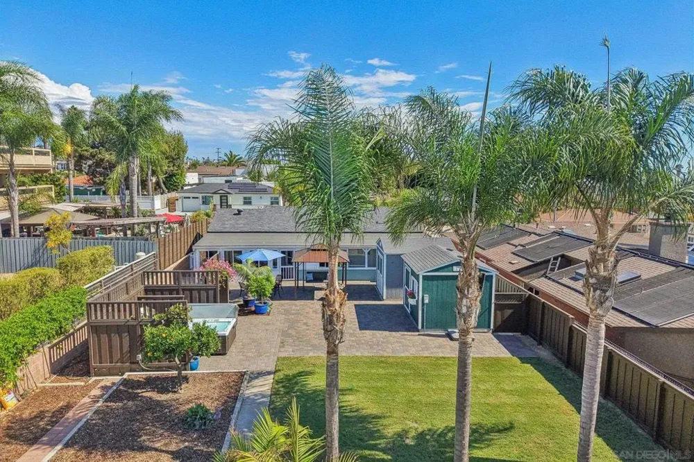 3762 Baker St San Diego, CA 92117