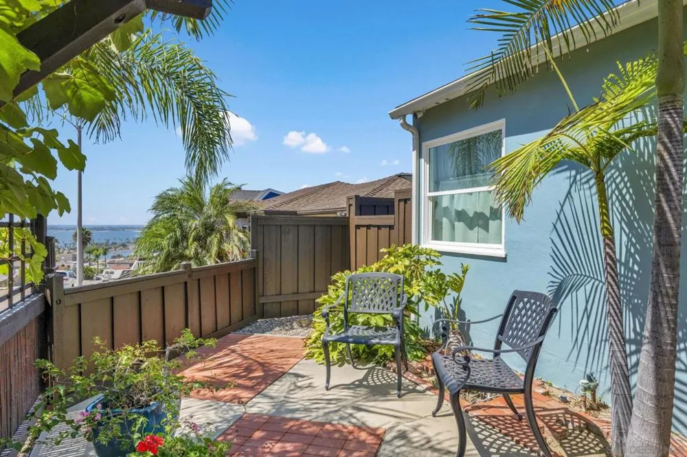 3762 Baker St San Diego, CA 92117