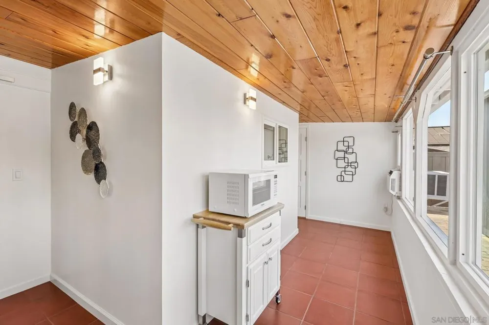 3762 Baker St San Diego, CA 92117