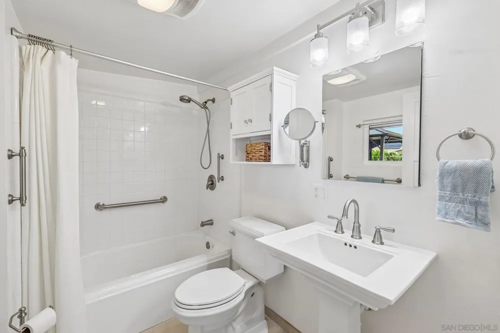 3762 Baker St San Diego, CA 92117