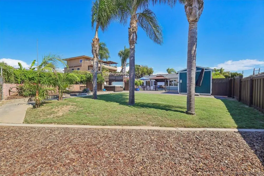 3762 Baker St San Diego, CA 92117