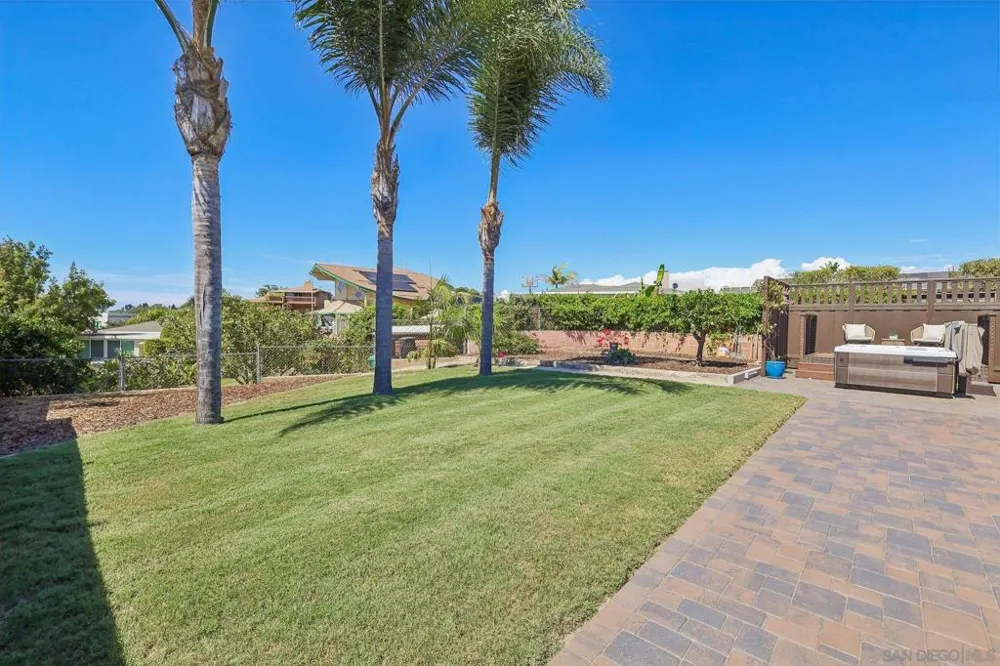 3762 Baker St San Diego, CA 92117