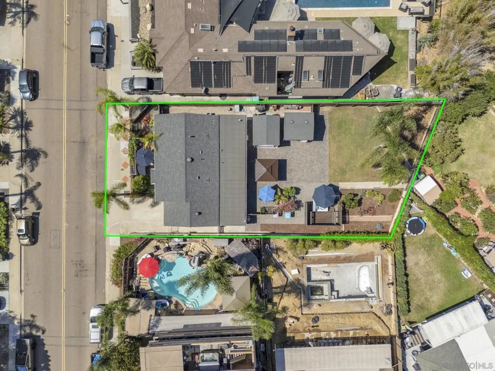 3762 Baker St San Diego, CA 92117