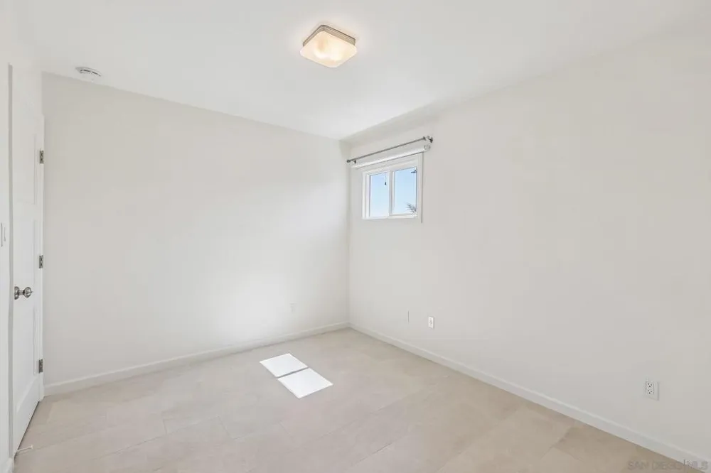 3762 Baker St San Diego, CA 92117