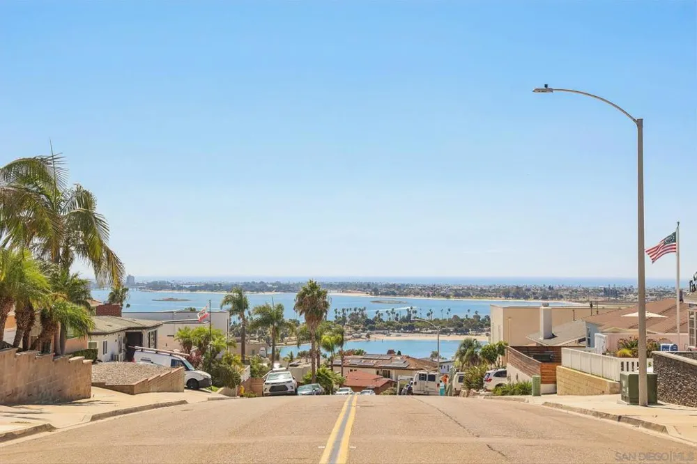 3762 Baker St San Diego, CA 92117