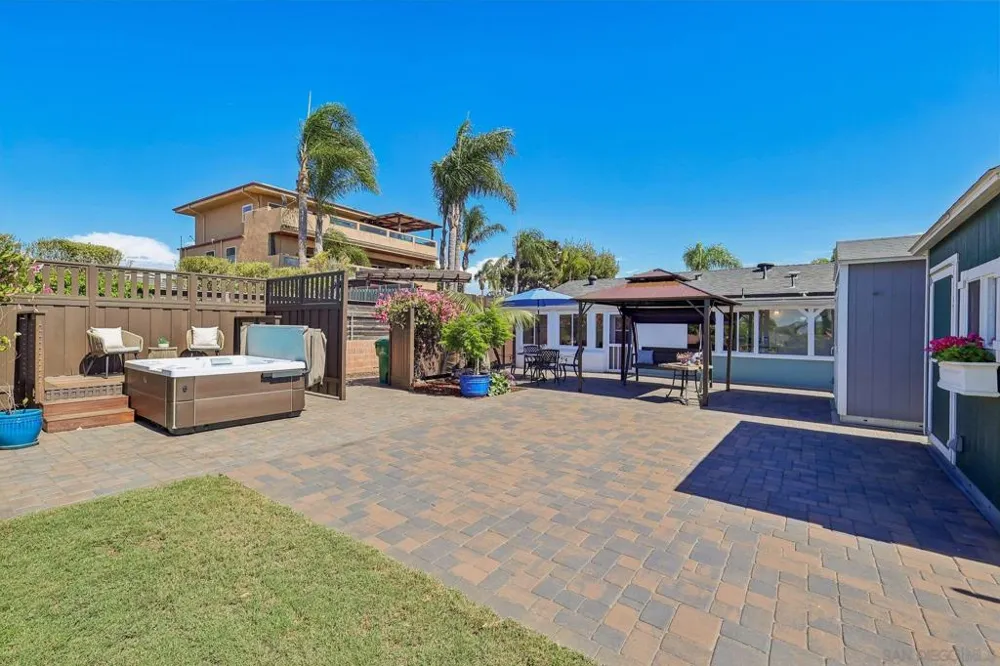 3762 Baker St San Diego, CA 92117