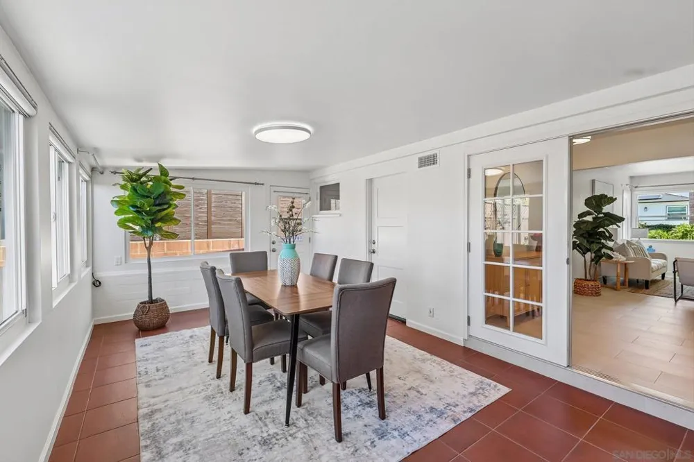 3762 Baker St San Diego, CA 92117