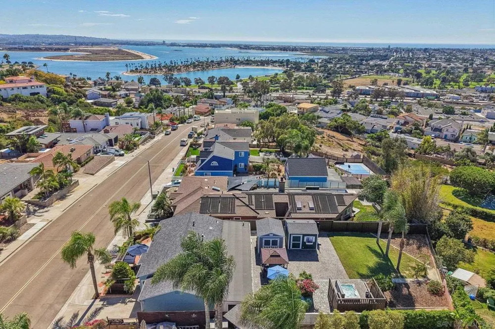 3762 Baker St San Diego, CA 92117