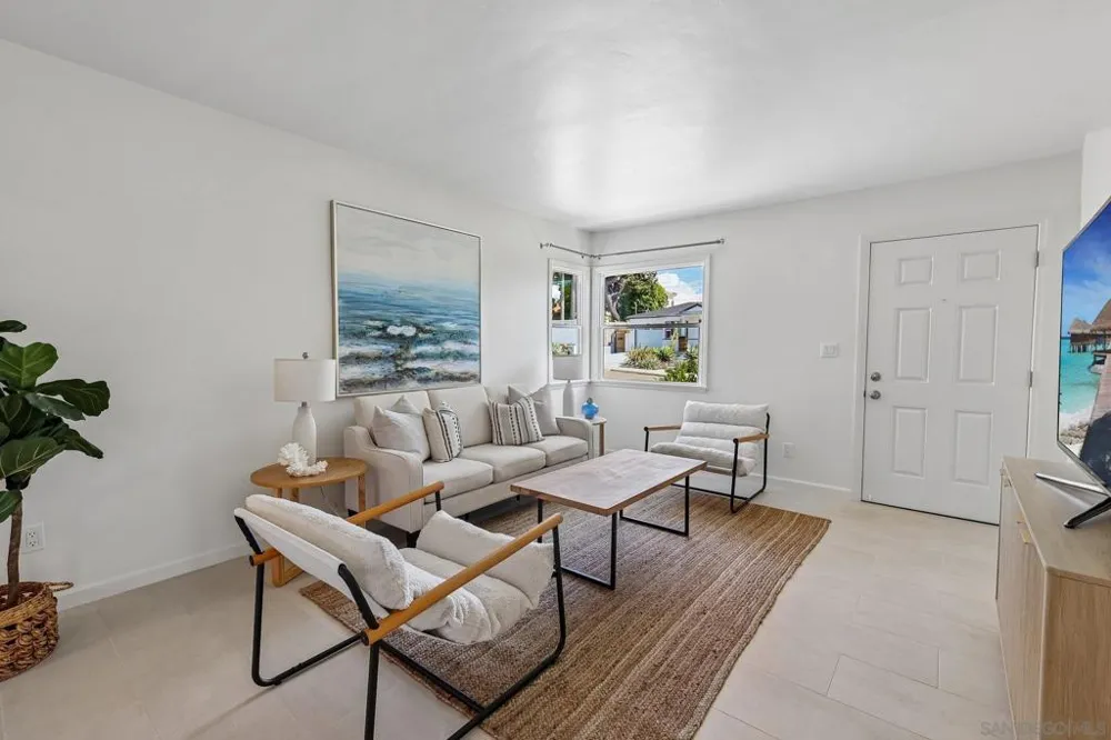 3762 Baker St San Diego, CA 92117