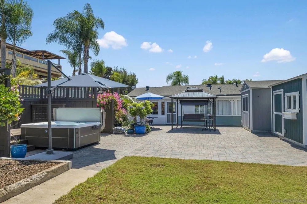 3762 Baker St San Diego, CA 92117