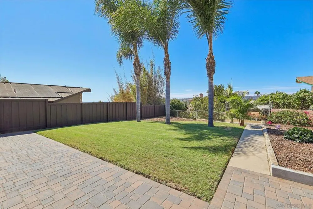 3762 Baker St San Diego, CA 92117