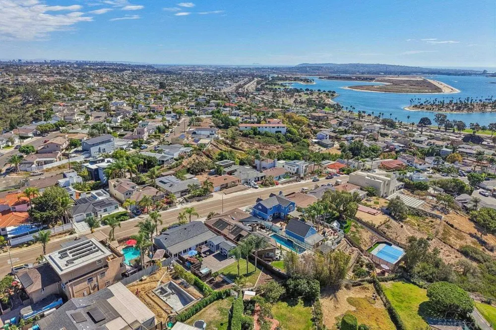 3762 Baker St San Diego, CA 92117