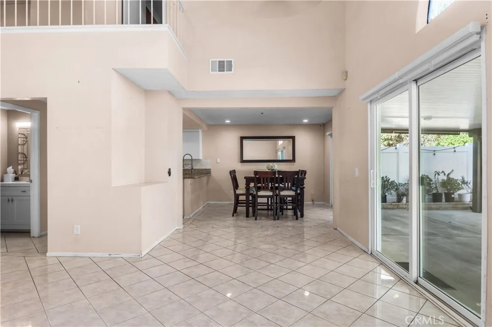 6567 SONOMA AVENUE Fontana, CA 92336