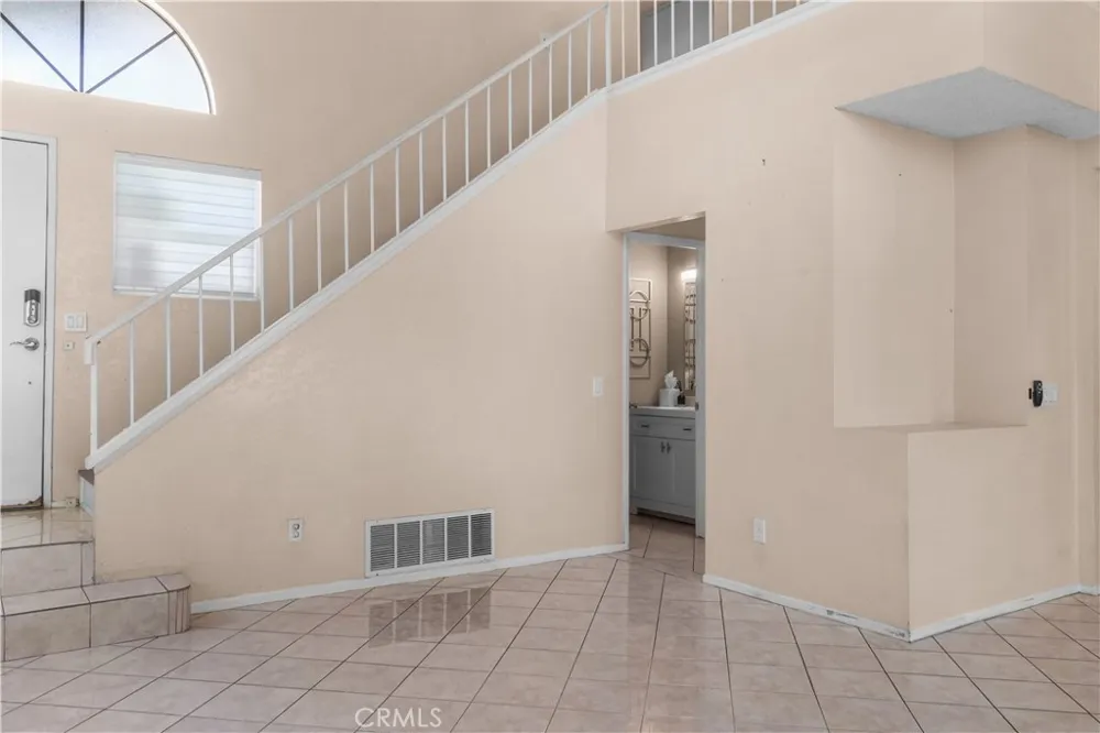 6567 SONOMA AVENUE Fontana, CA 92336