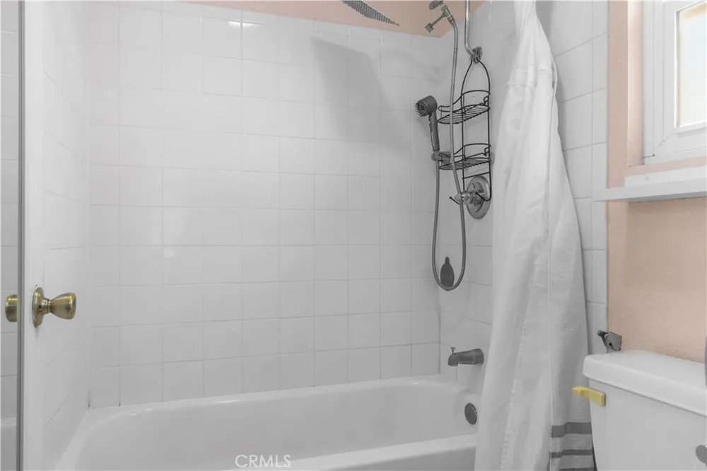 6567 SONOMA AVENUE Fontana, CA 92336