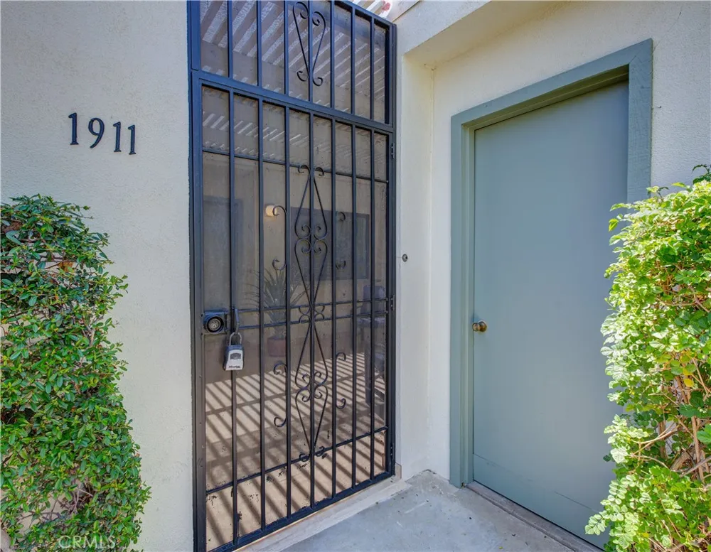1911 Grand Bahama Drive E Palm Springs, CA 92264
