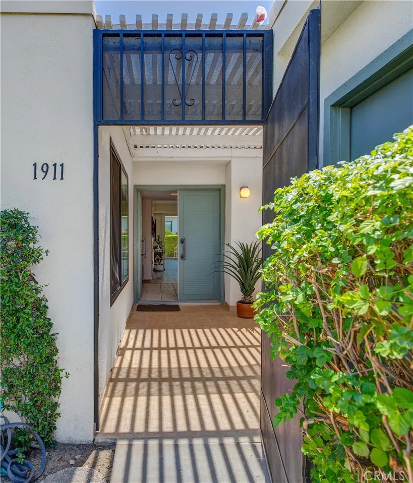 1911 Grand Bahama Drive E Palm Springs, CA 92264